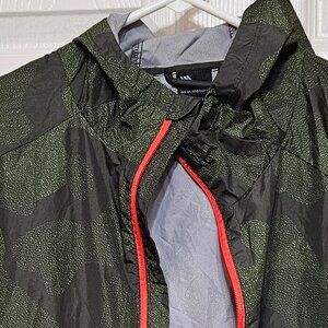 All in Motion Green Camo Kids HoodedJacket Size XL (16)